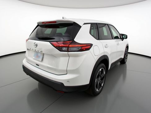 Used 2025 Nissan Rogue SV image 9