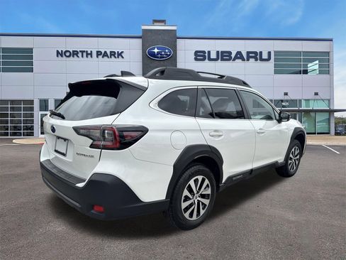 Used 2024 Subaru Outback Premium AWD/4WD image 3