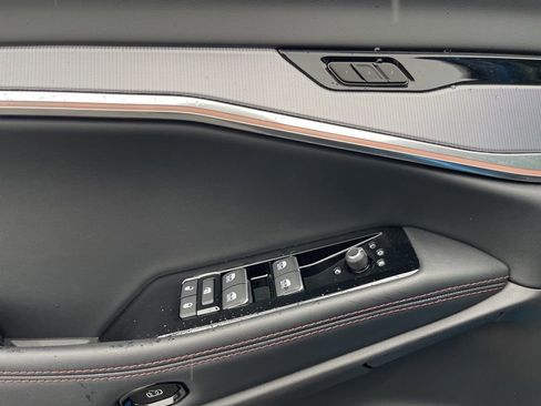 Used 2025 Jeep Wagoneer S Limited image 25