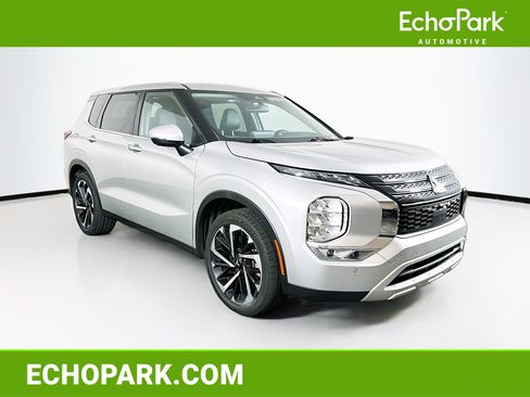Used 2024 Mitsubishi Outlander SE FWD image 1