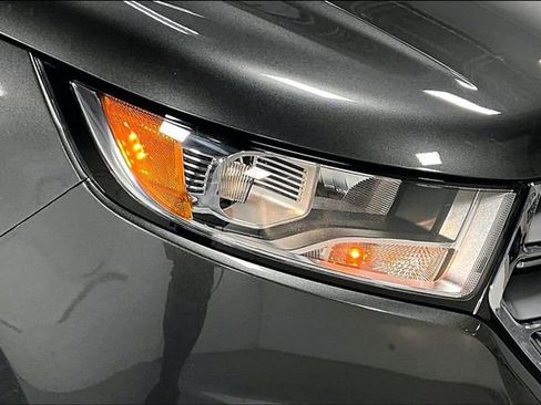 Used 2017 Ford Edge SEL image 25