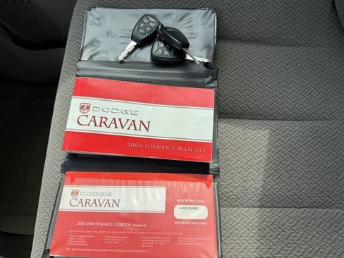 Used 2006 Dodge Grand Caravan SXT image 28