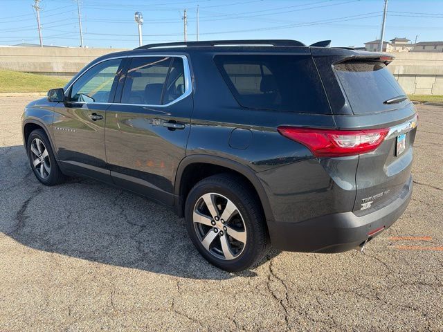 Used 2021 Chevrolet Traverse LT w/ LT Premium Package AWD/4WD image 4