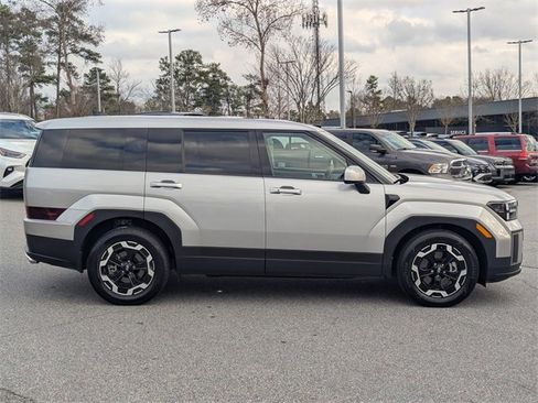 Used 2025 Hyundai Santa Fe SE image 8