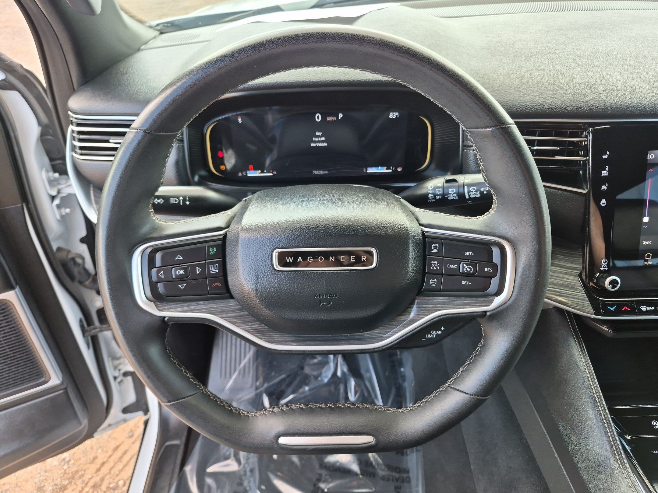 Used 2024 Jeep Wagoneer L Series II w/ Flexible Seating Group AWD/4WD image 16