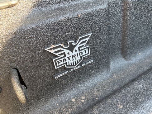 Used 2025 Jeep Gladiator Sport image 12