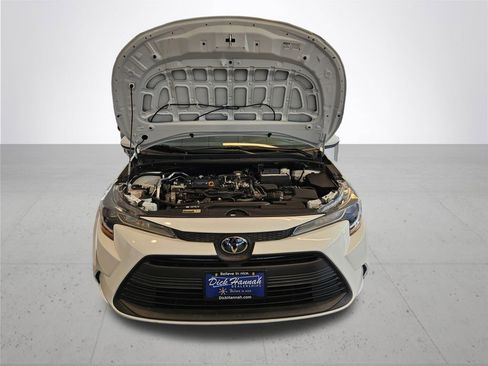 Used 2024 Toyota Corolla LE FWD image 4