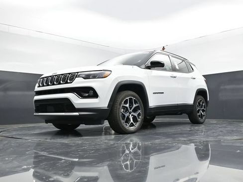 Used 2026 Jeep Compass Limited AWD/4WD image 38