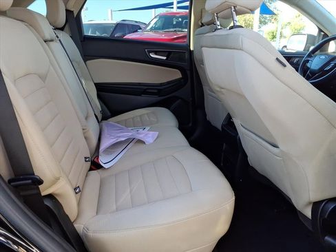 Certified 2024 Ford Edge SE image 14