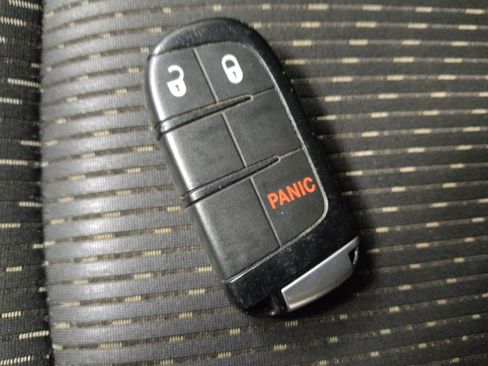 Used 2019 Dodge Journey SE image 32