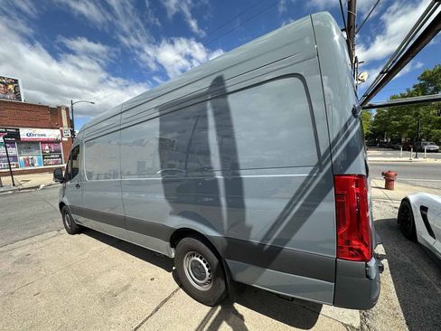 Used 2024 Mercedes-Benz Sprinter 2500 w/ Acoustic Package image 5