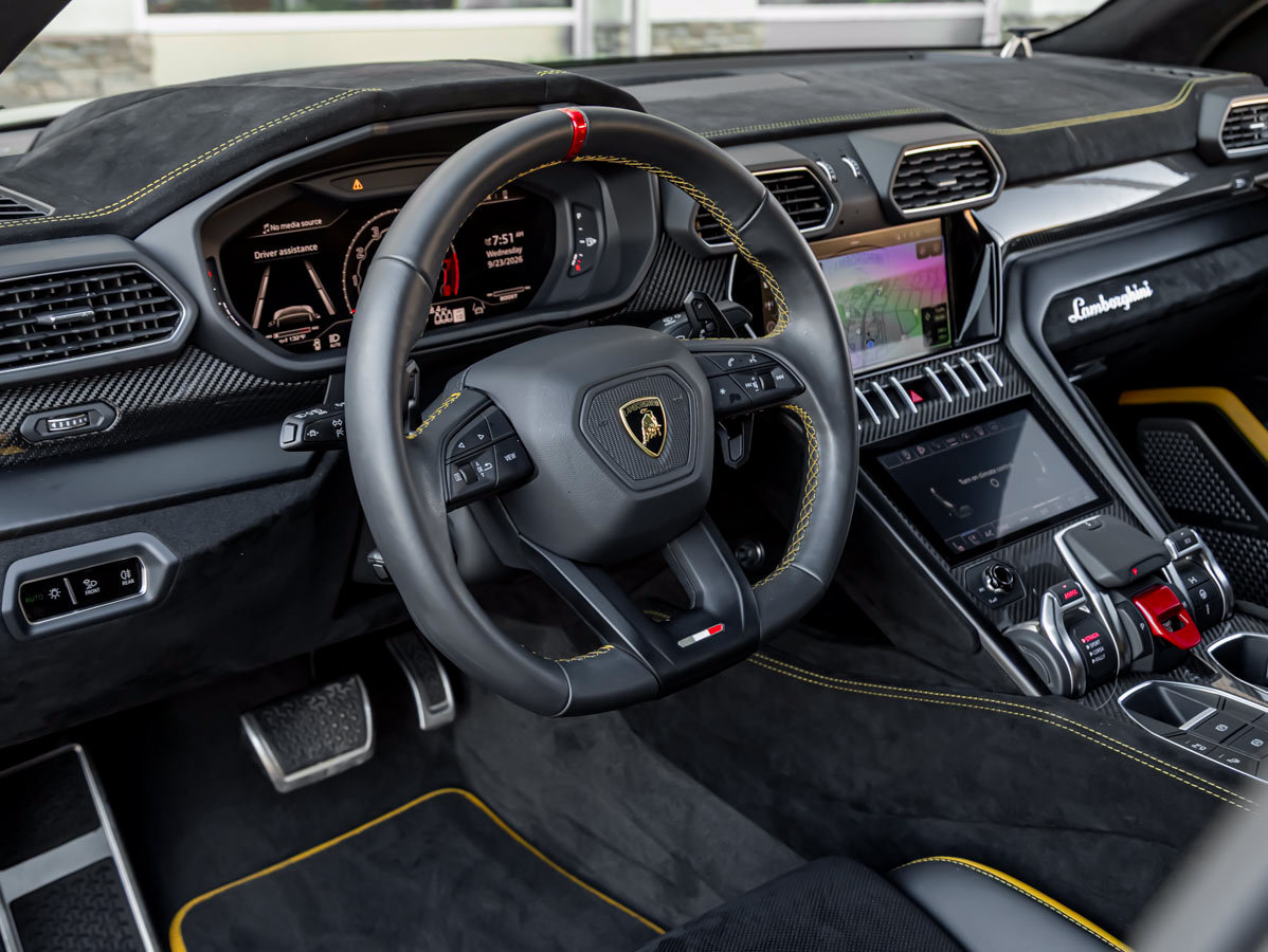 Used 2024 Lamborghini Urus Performante AWD/4WD image 17
