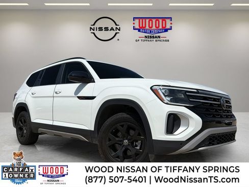 Used 2025 Volkswagen Atlas Peak Edition SE AWD/4WD image 1