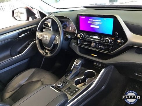 Used 2023 Toyota Highlander Limited image 55