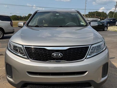 Used 2015 Kia Sorento LX FWD image 2