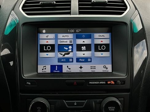 Used 2017 Ford Explorer XLT w/ Equipment Group 202A image 32