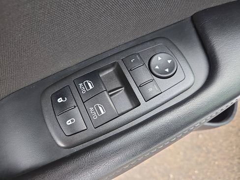 Used 2022 Dodge Challenger GT w/ Blacktop Package image 9