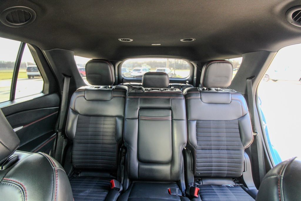 Used 2025 Ford Explorer ST-Line w/ ST-Line Street Pack AWD/4WD image 11