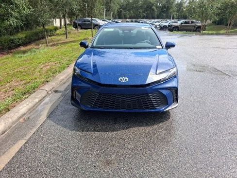 Used 2026 Toyota Camry SE FWD image 10