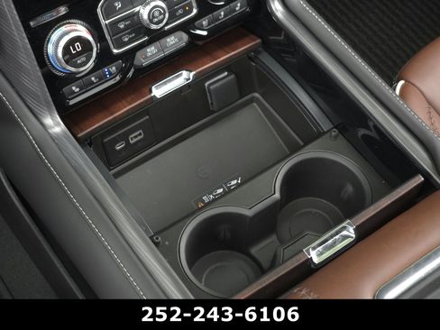 Used 2023 GMC Yukon Denali Ultimate AWD/4WD image 18