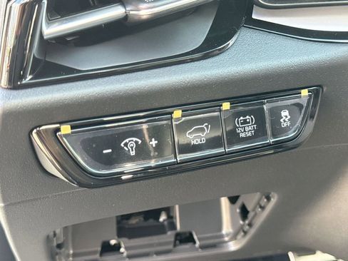 Used 2025 Kia Niro SX Touring image 17
