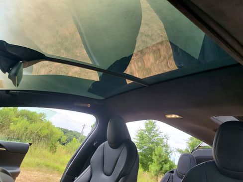 Used 2022 Tesla Model X Plaid AWD/4WD image 23