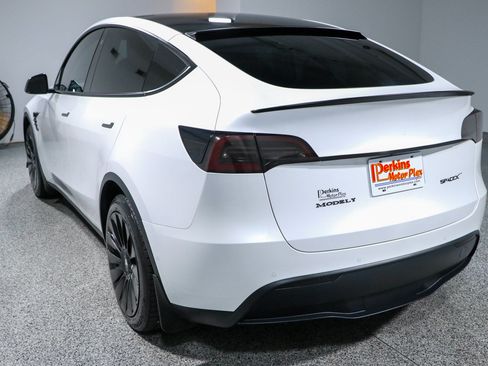 Used 2021 Tesla Model Y 2WD image 8
