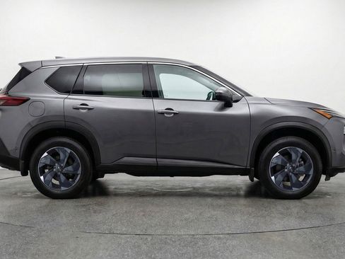 Used 2025 Nissan Rogue SV image 11