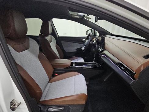 Used 2023 Volkswagen ID.4 Pro image 8