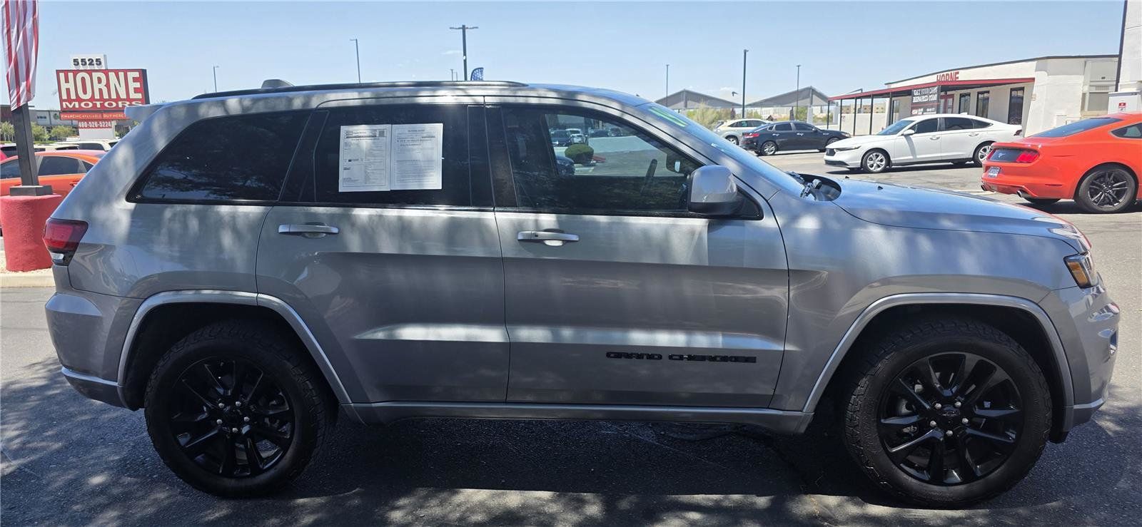 Used 2019 Jeep Grand Cherokee Altitude AWD/4WD image 4