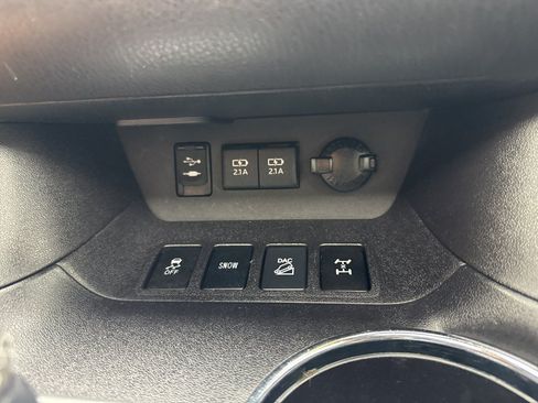 Used 2018 Toyota Highlander XLE AWD/4WD image 27