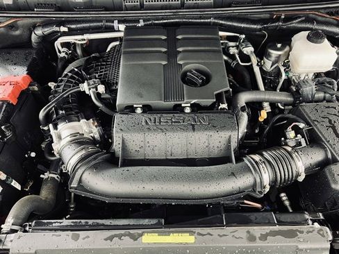 Used 2025 Nissan Frontier PRO-4X image 7