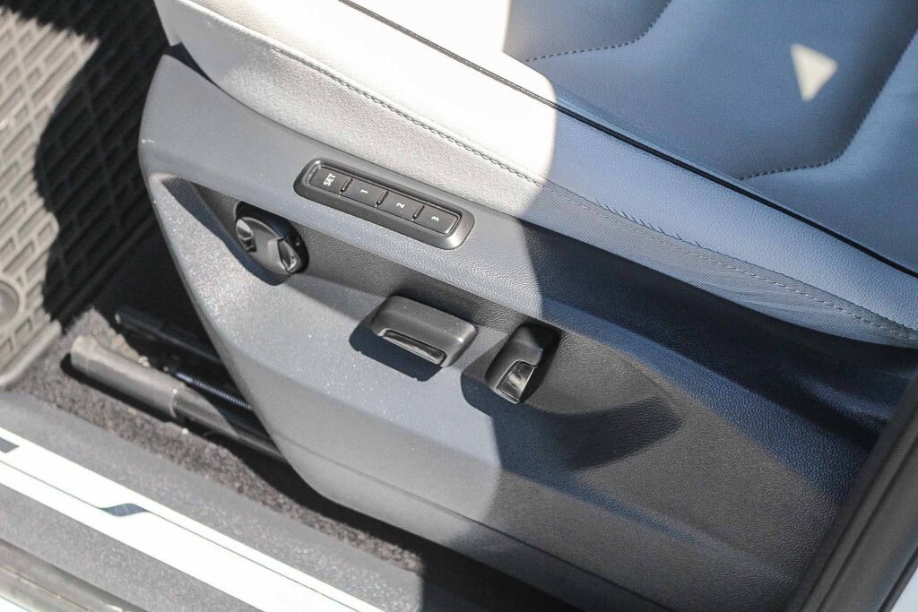 Used 2021 Volkswagen Tiguan SEL Premium R-Line AWD/4WD image 14