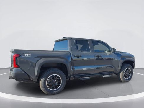 Used 2025 Toyota Tacoma TRD Off-Road AWD/4WD image 8