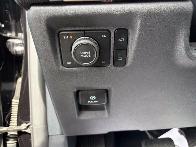 Certified 2025 Ford Expedition Active AWD/4WD image 22