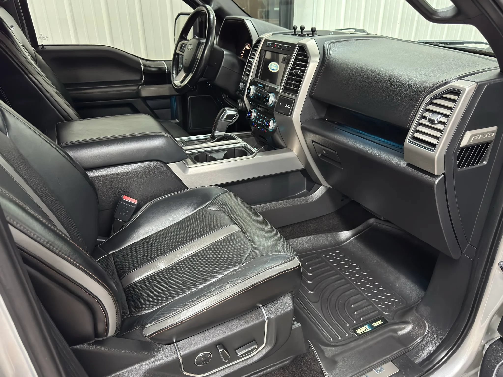 Used 2018 Ford F150 Platinum w/ Equipment Group 701A Luxury AWD/4WD image 14