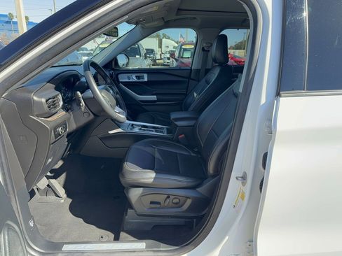 Certified 2023 Ford Explorer Limited w/ Equipment Group 301A image 11