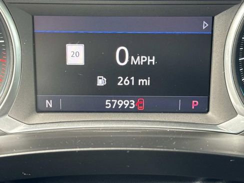 Used 2021 Chevrolet Traverse Premier image 2