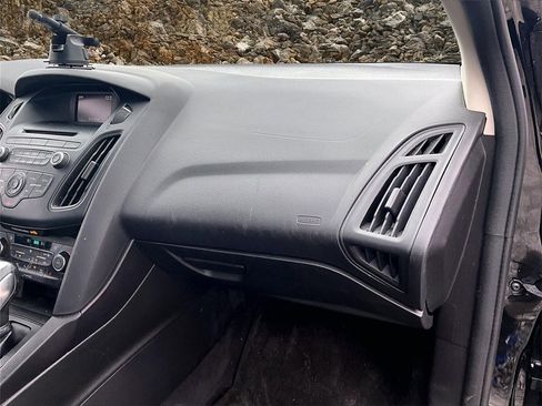 Used 2016 Ford Focus SE image 12