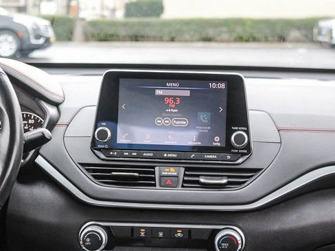 Used 2022 Nissan Altima 2.5 SR image 17