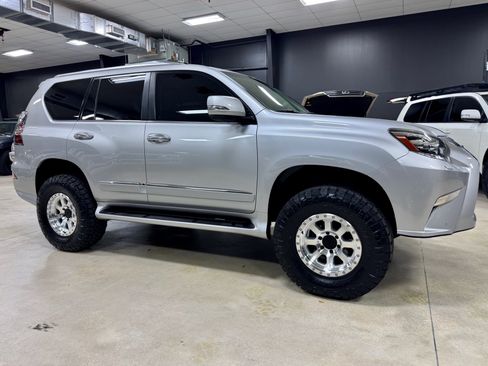 Used 2014 Lexus GX 460 w/ Premium Package image 12