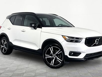 Used 2022 Volvo XC40 T5 R-Design