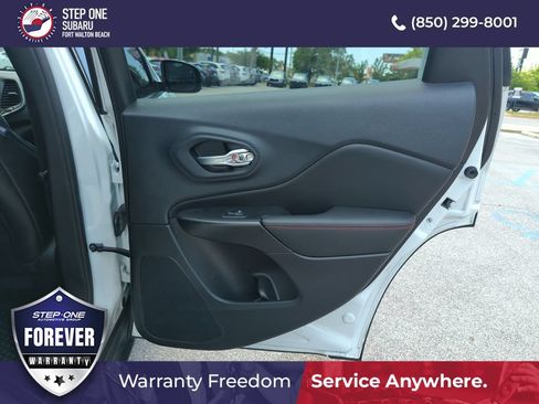 Used 2022 Jeep Cherokee Trailhawk w/ Sound & Nav Group AWD/4WD image 31