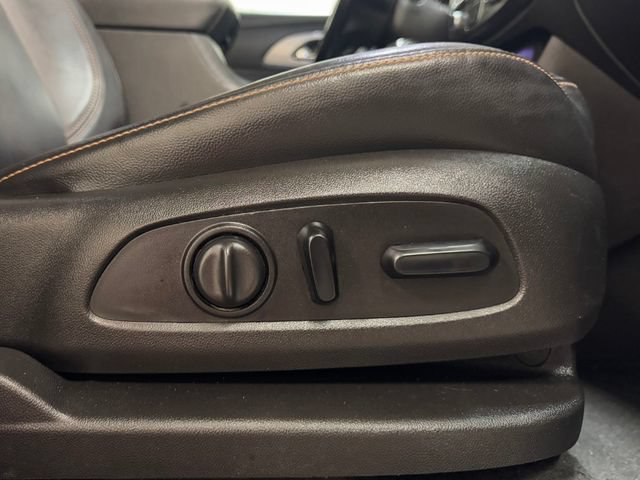Used 2018 Chevrolet Traverse LT AWD/4WD image 42