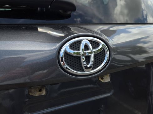 Used 2018 Toyota RAV4 XLE FWD image 29