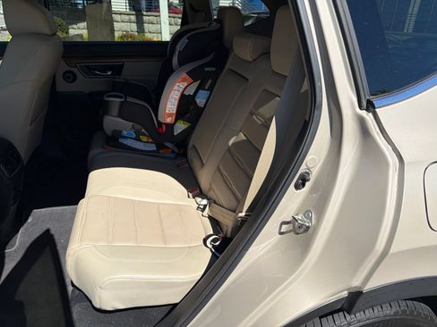 Used 2018 Honda CR-V Touring image 6