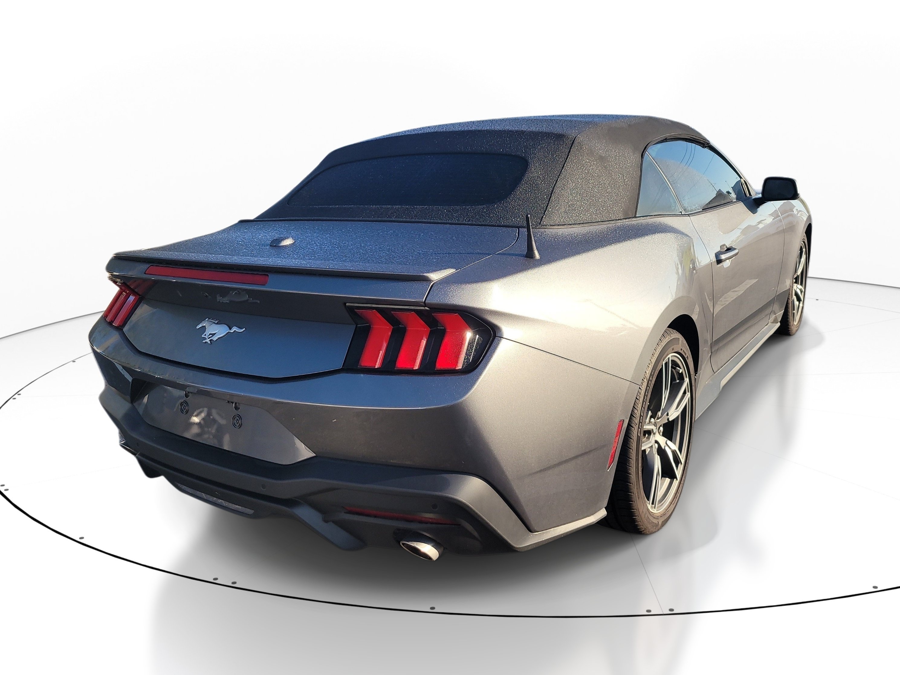 Used 2025 Ford Mustang Premium w/ Wheel & Stripe Package RWD image 4
