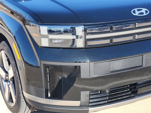 Used 2024 Hyundai Santa Fe Limited image 9