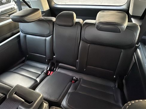 Certified 2025 Ford Expedition Max Platinum image 25