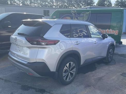 Used 2023 Nissan Rogue SV w/ SV Premium B Package FWD image 3